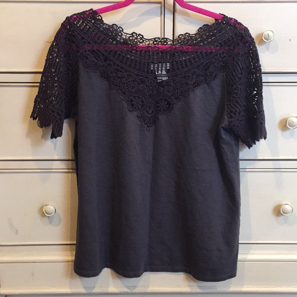 Sundance EUC lace trim tee